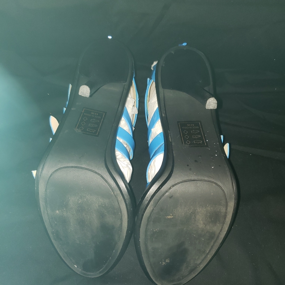 Shoes - Picture 2 of 3
